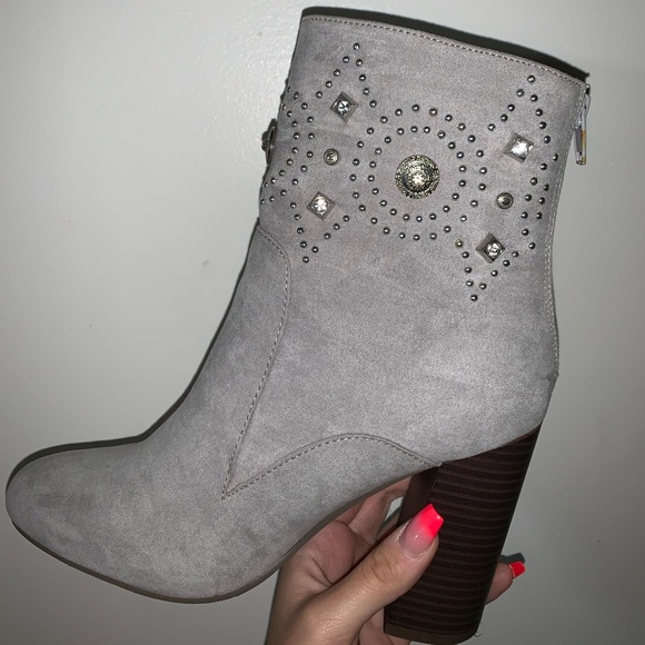 Boots - Picture 2 of 3